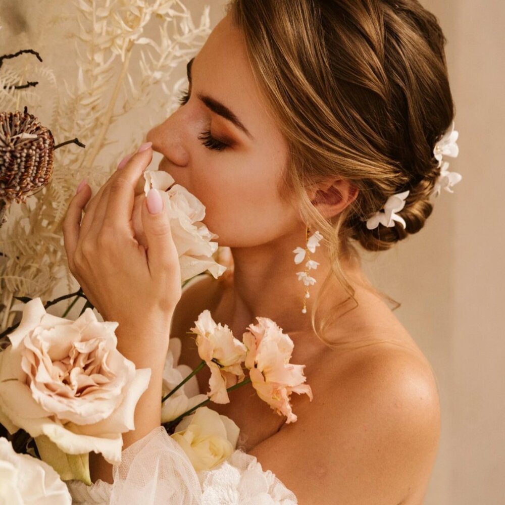 Brand New - White/Ivory Flower Bridal Earrings w/ Gold Hardware